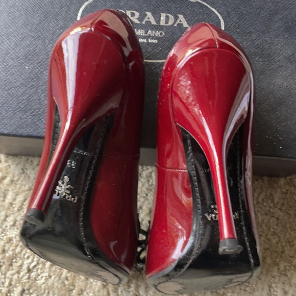 Vintage Prada heels - Picture 3 of 9